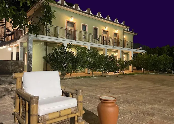 Donna Rosa コリリアーノ・カーラブロ